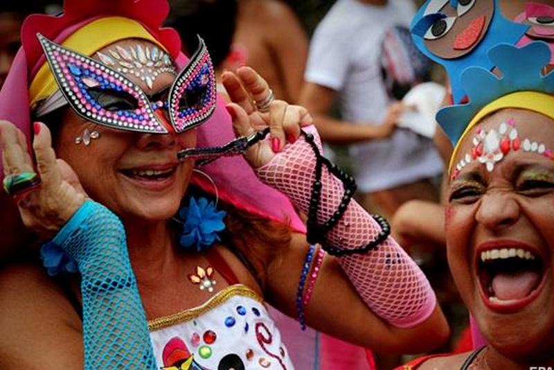В Рио-де-Жанейро начался зрелищный карнавал