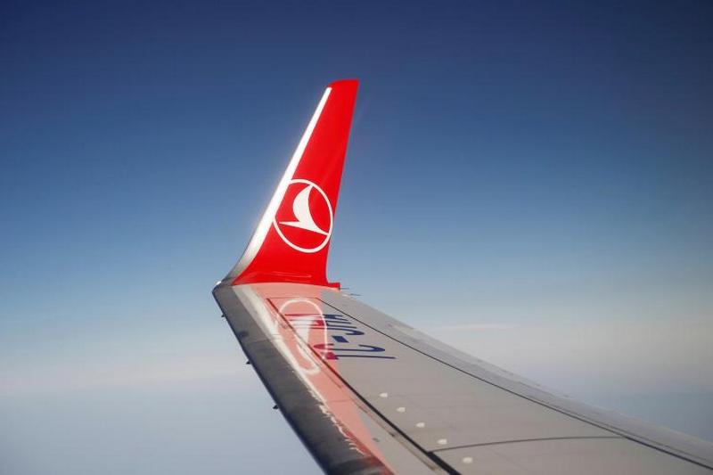 Самолет Стамбул-Москва совершил экстренную посадку в Украине