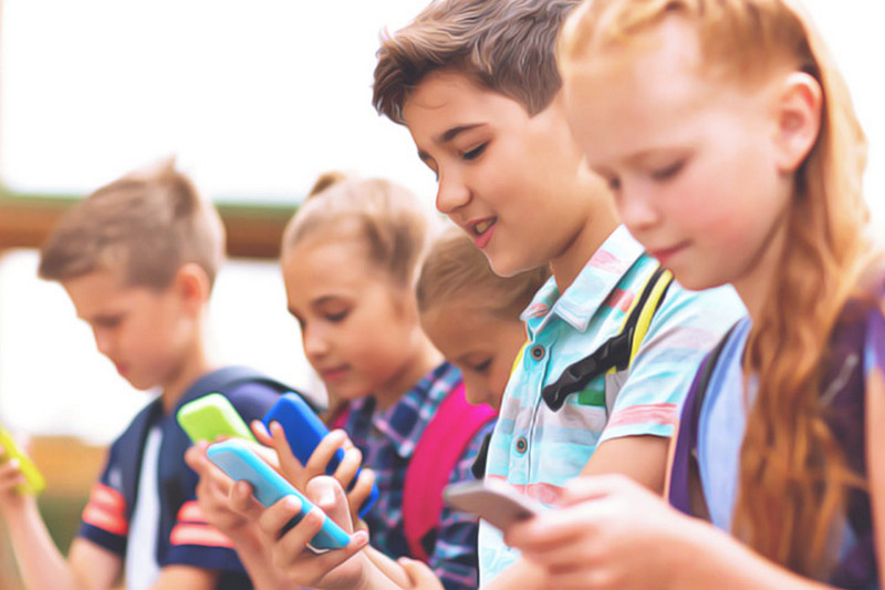 Поколение смартфонов: какие навыки дети теряют из-за гаджетов?