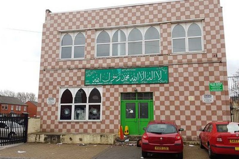 В Британия произошла серия атак на мечети