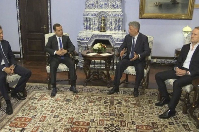 Медведев в Москве встретился с Бойко и Медведчуком