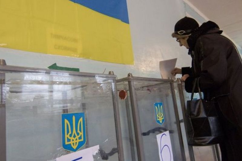 В Николаеве женщина украла бюллетень с избирательного участка