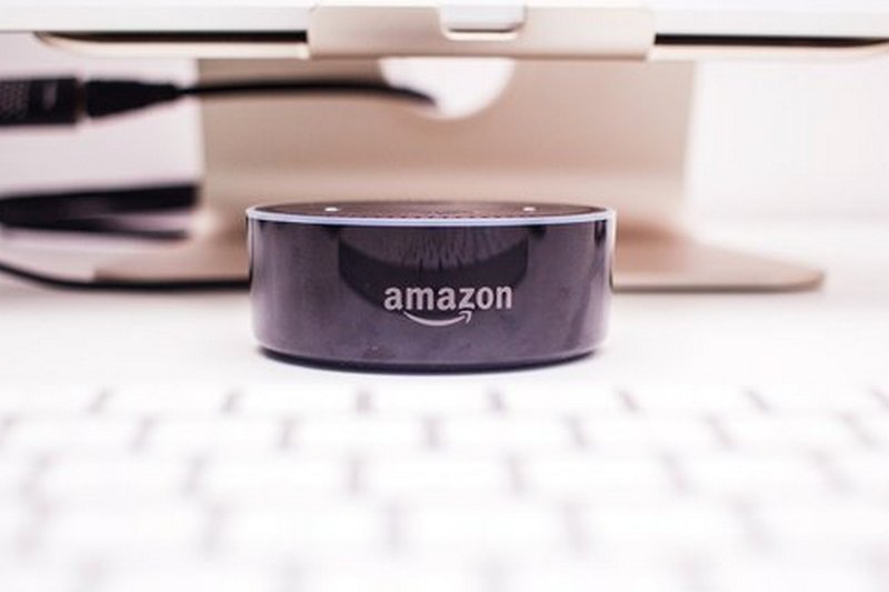 Amazon подслушивает своих пользователей - Bloomberg