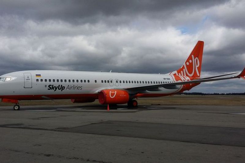 Украинская авиакомпания SkyUp получила свой седьмой самолет