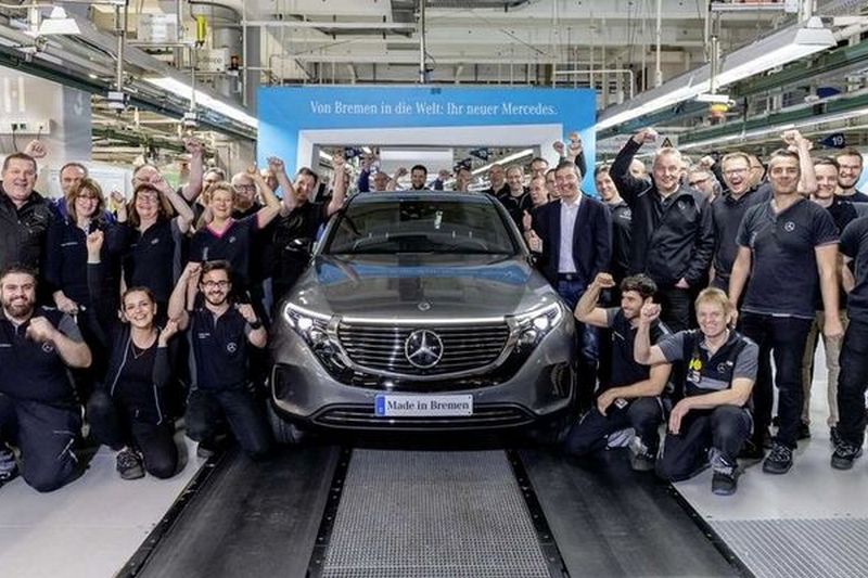 Mercedes-Benz выпустил первый кроссовер на электрической тяге