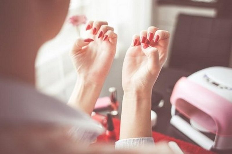 Названы 5 основных причин расслоения ногтей