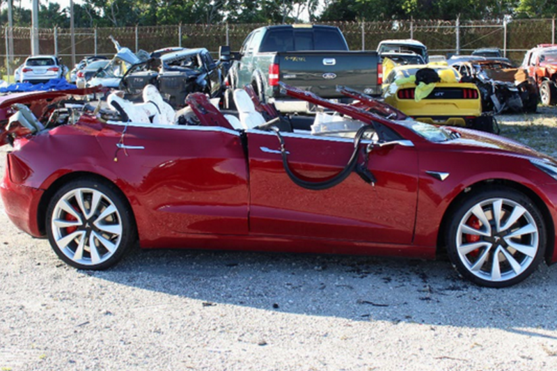 Стали известны подробности смертельного ДТП с участием Tesla на автопилоте