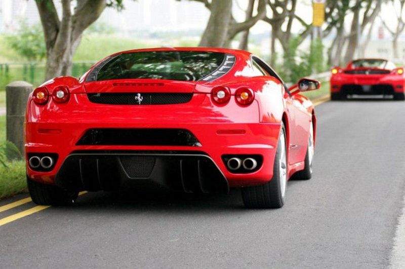 Ferrari отзывает тысячи люксовых автомобилей: капсулы смерти