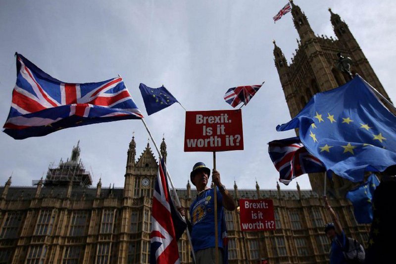 Брекзит отменяется? Премьер Британии согласилась на второй референдум