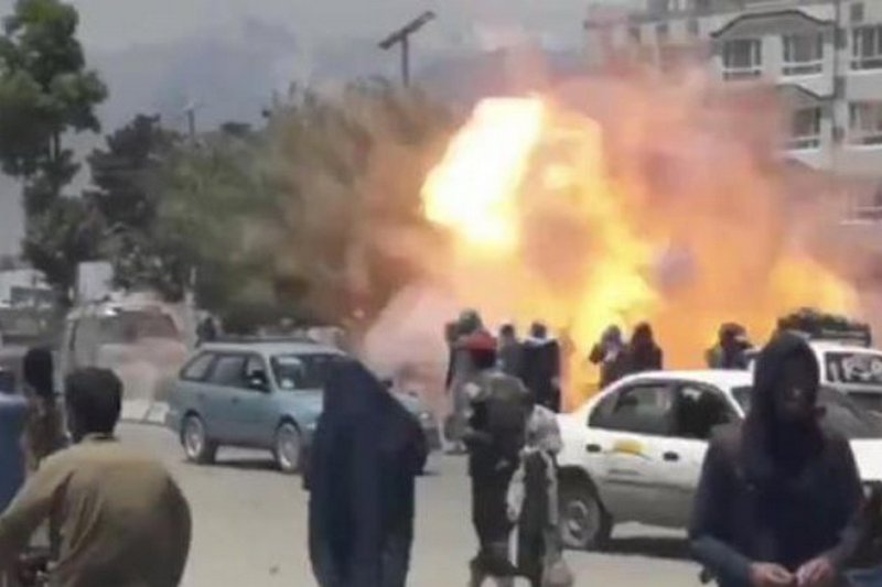 Смертник подорвался в центре города: видео момента взрыва