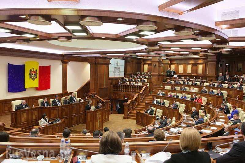 Молдавский парламент официально признал свою страну «захваченным государством»