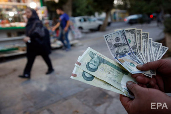 В Иране собираются деноминировать валюту и изменить ее название