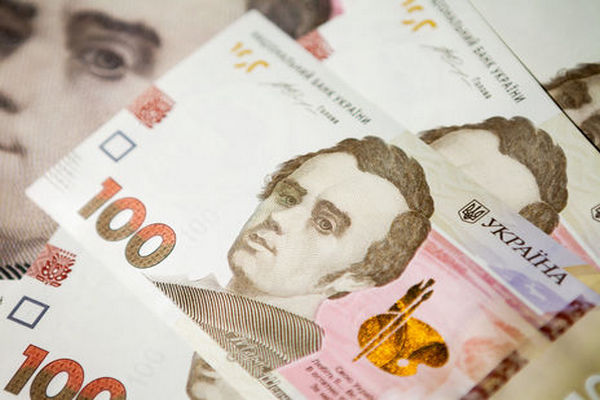 С начала года гривна к доллару укрепилась сильнее остальных валют мира – Reuters