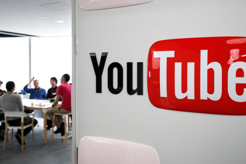 ЛГБТ-блогеры судятся против YouTube за дискриминацию