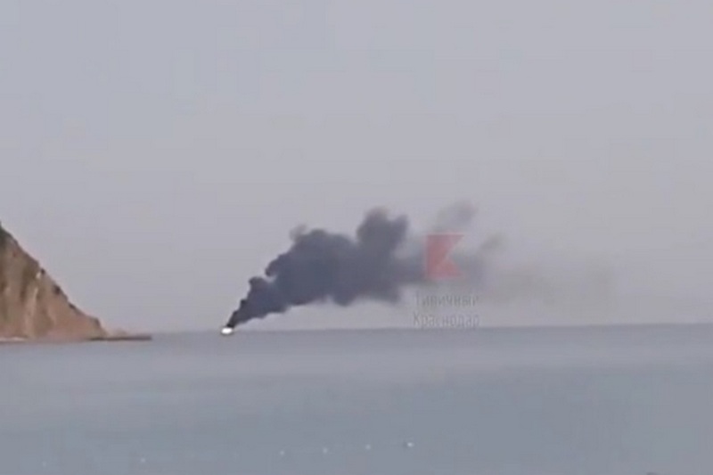 В Черном море загорелось и затонуло российское судно