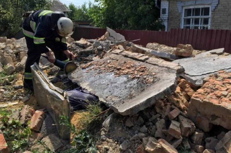 В Винницкой области во время сноса здания упала бетонная плита: погиб мужчина