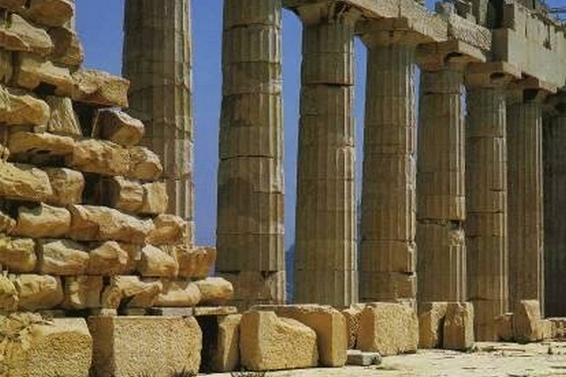 Ученые раскрыли секрет греков, как перемещать громадные блоки