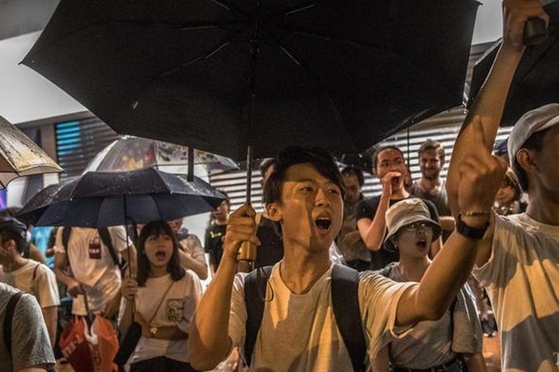 Власти Гонконга запретили массовые протесты