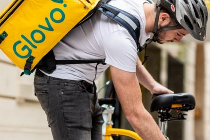 Glovo застраховал жизни курьеров в Украине