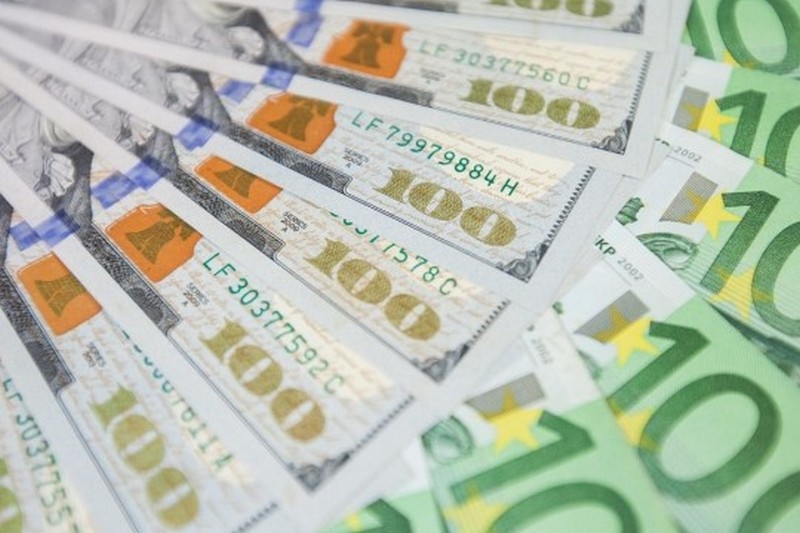 Стоит ли покупать доллары в ближайшие дни: эксперты озвучили валютный прогноз
