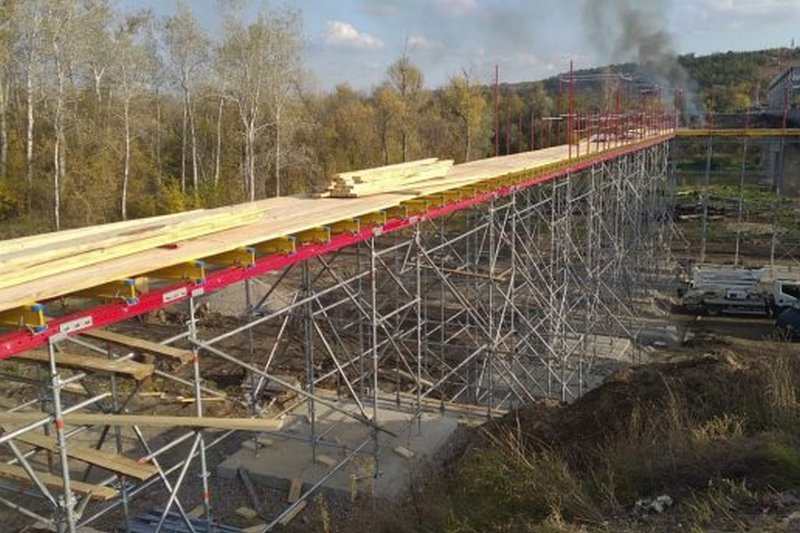 Обходной мост возле Станицы Луганской почти готов: фото