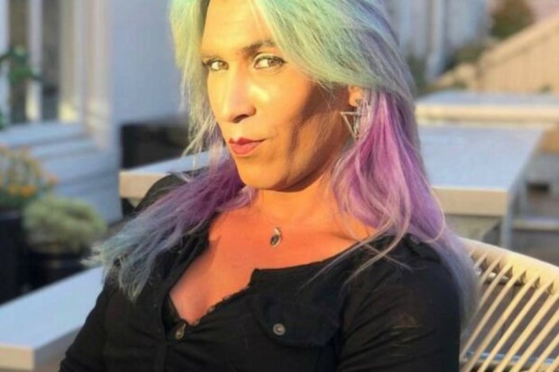 Комик-трансгендер покончила с собой, оставив записку