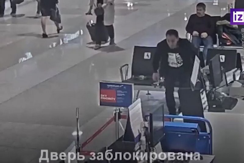 Опоздавший на рейс пассажир устроил погром в Шереметьево