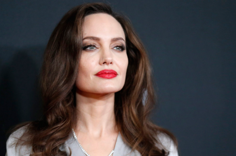 Анджелина Джоли собирается навсегда покинуть США