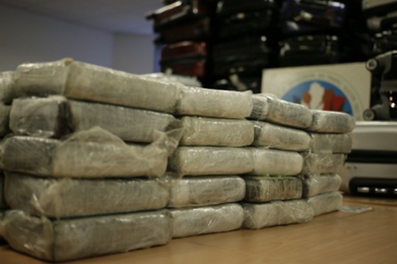 Во Франции в жилом доме обнаружили оружие и 700 кг кокаина