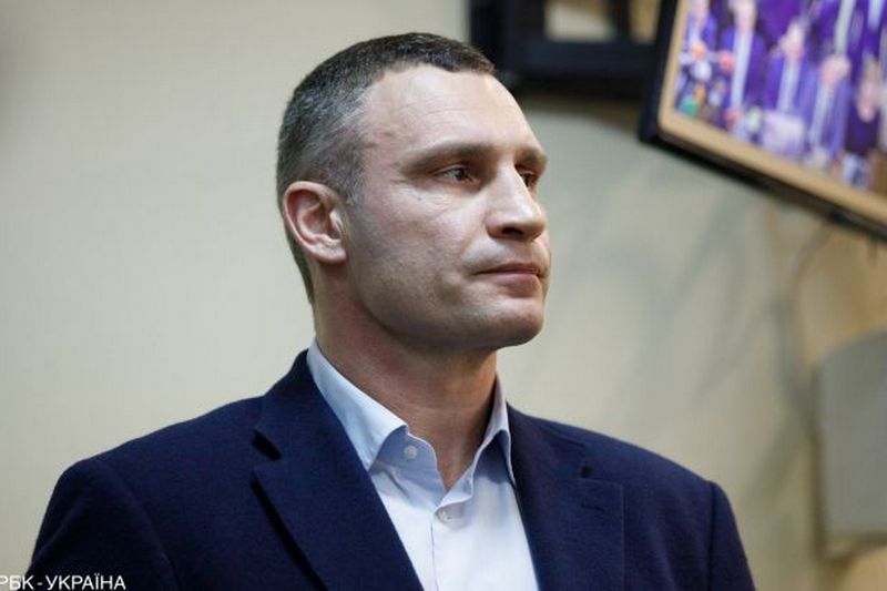 Суд принял к рассмотрению иск Кличко против Гончарука