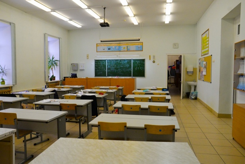 В России школьник выбивал молотком хорошие оценки с учительницы