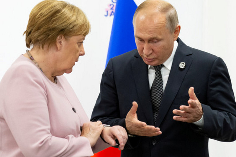 Меркель и Путин обсудили Украину: подробности