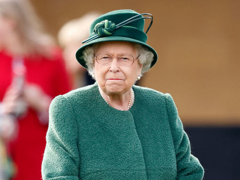 Елизавета II выразила соболезнования жертвам крушения боинга МАУ