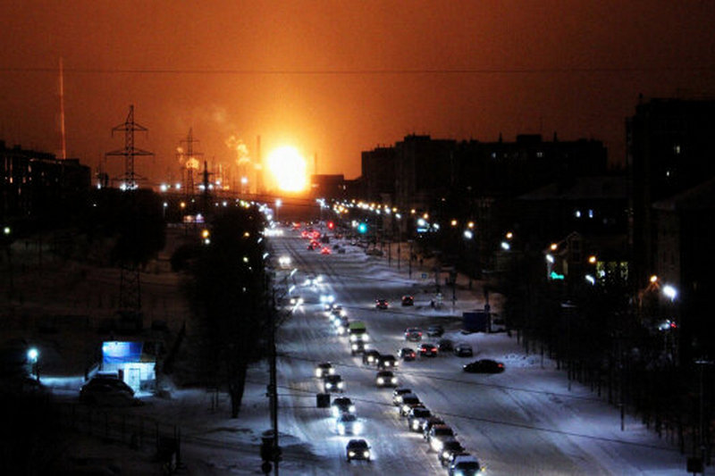 В России на нефтяном заводе прогремели сразу 6 взрывов
