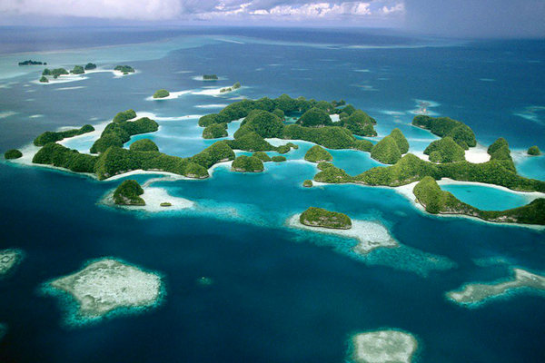 В Индонезии два острова полностью остались под водой