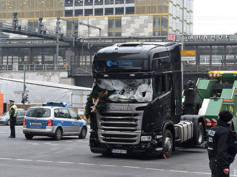 Наезд грузовика в Германии: уточнили данные о погибших