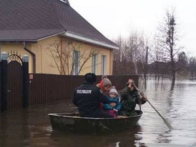 Паводок в Украине: на Закарпатье идет большая вода
