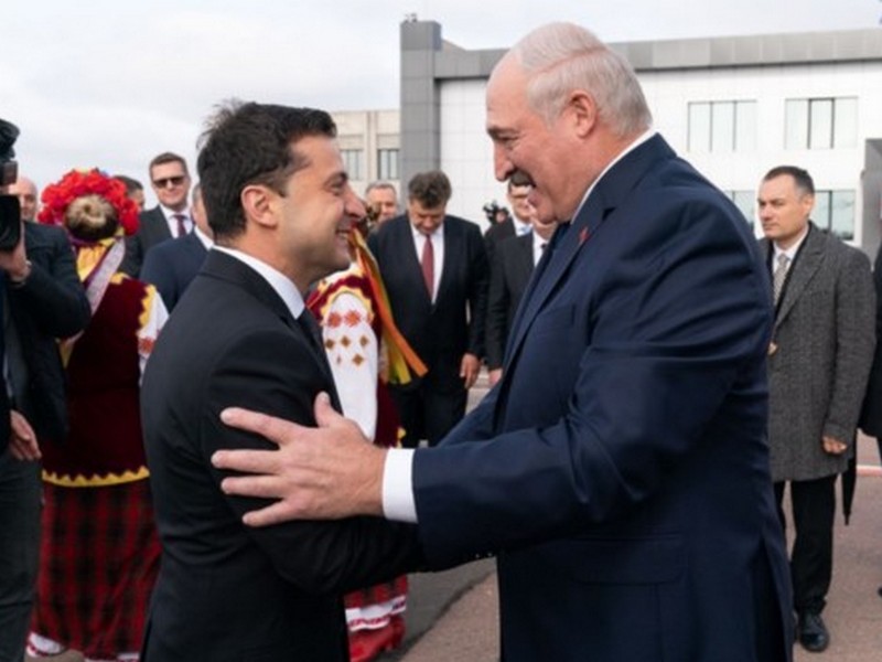 Здоровья, счастья, мира и добра: Лукашенко тепло поздравил Зеленского с днем рождения