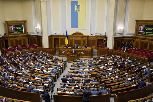 Рада рассмотрит законопроект по сокращению числа народных депутатов