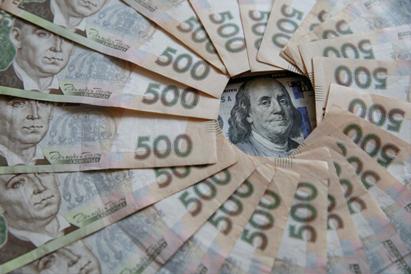 Доллар готовится к прыжку: назван новый курс, важное предупреждение для украинцев