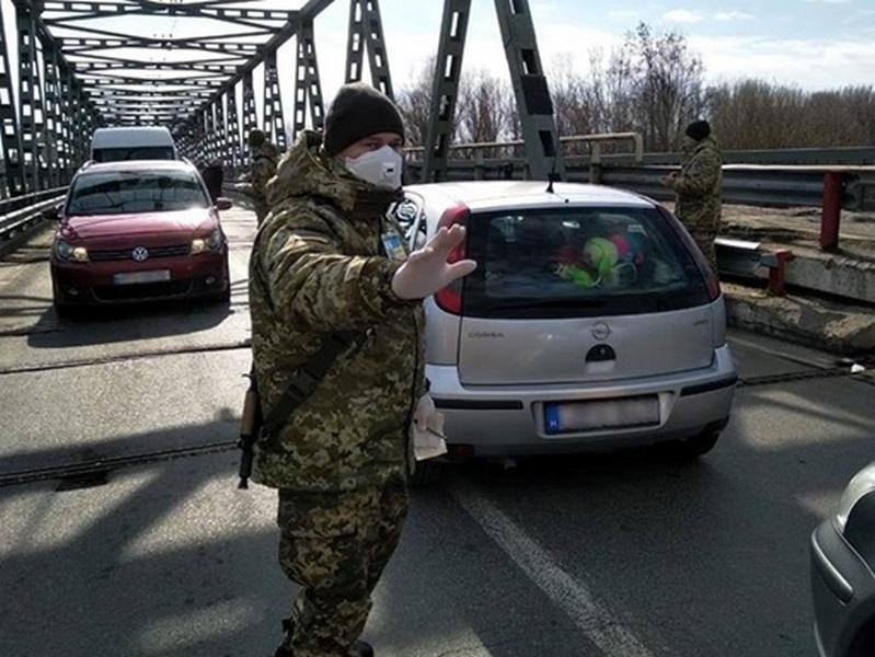 Украина закроет границу через 48 часов, - секретарь СНБО