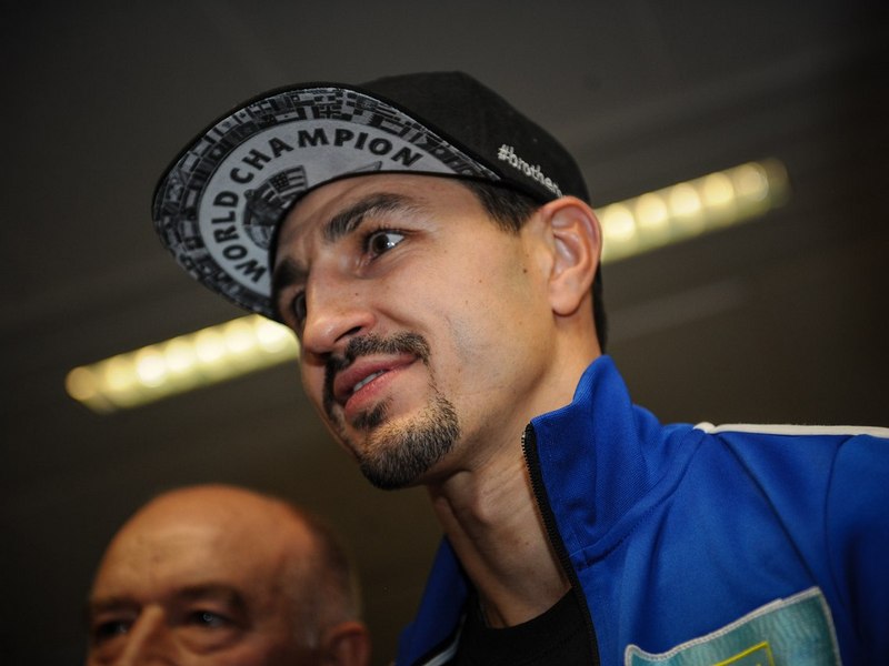 Украинский боксер прилетел в Лос-Анджелес для боя за чемпионский пояс