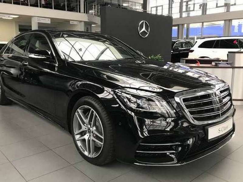 Глава офиса президента Зеленского купил Mercedes за 3,2 млн грн