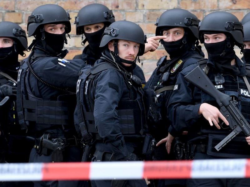 В Берлине полиция разогнала участников митинга за отмену карантина