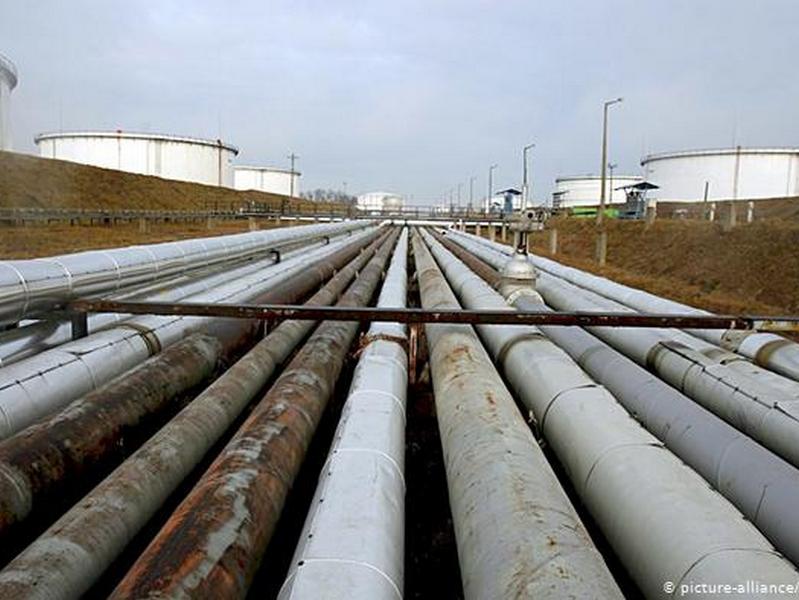 РФ обещает снизить добычу нефти на 19%