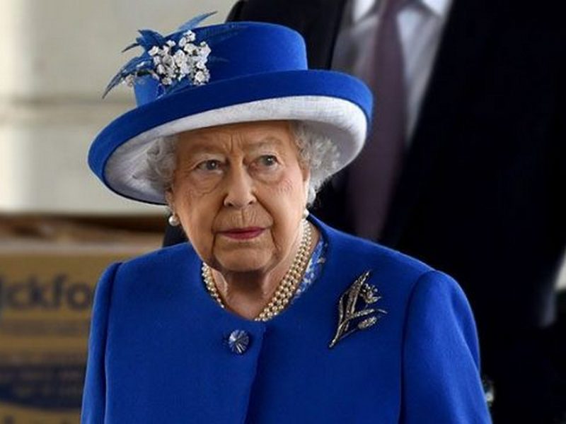 Британская королева потеряла 24 миллионов долларов из-за коронавируса