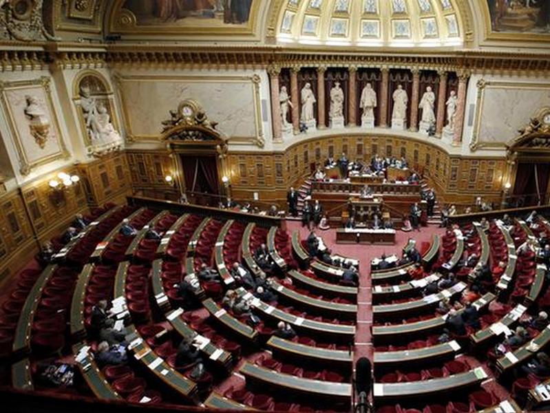 Во Франции хотят перенести выборы на следующий год
