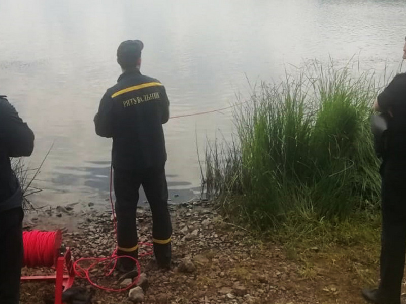Искали 4 дня: под Днепром из воды выловили тело подростка