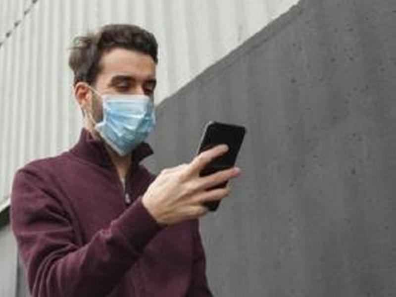 iPhone научился распознавать медицинскую маску