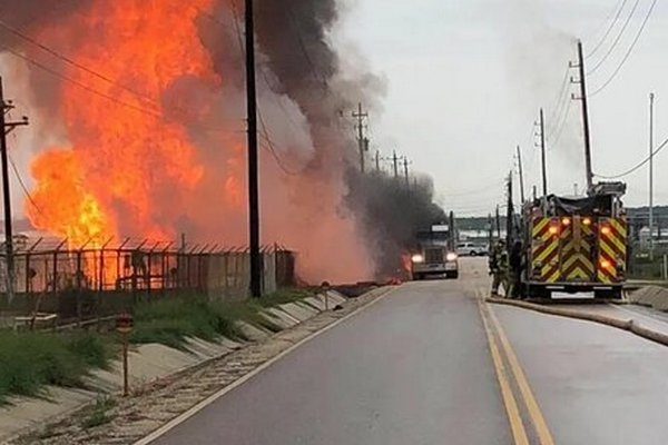 В американском штате Техас произошел взрыв на заводе по производству сжиженного газа